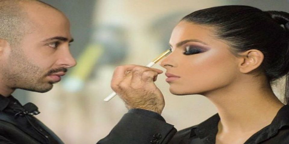 El diseñador gráfico que transforma a las mujeres