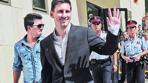 Fiscal pide absolver a Messi - messi-clarin