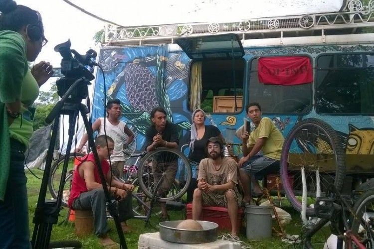 Saquearon autobús donde iban mexicanos detenidos en Nicaragua: madre de víctima