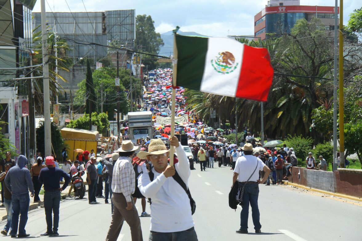 Sin incidentes marcha de maestros en Oaxaca