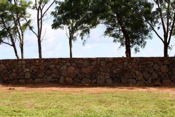 Muro de Zuckerberg bloquea vista del mar a un pueblo en Hawaii - muro-mark