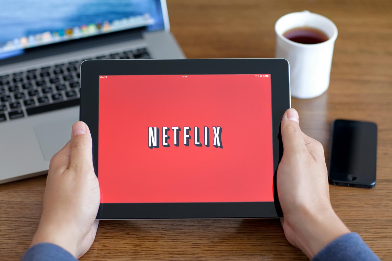 Netflix agregaría botón para descargar contenido - netflix.tablet1