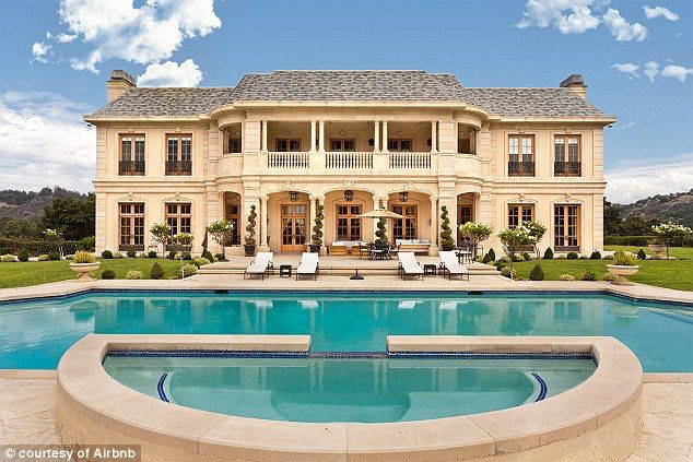 La mansión en la que Neymar pasa sus vacaciones en Los Ángeles - neymar-mansion-1