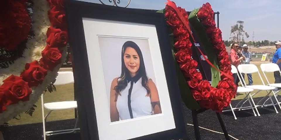 Familia de mexicana asesinada en París demanda a redes sociales