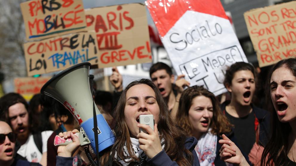 Protestan en París en medio de temores ante estallidos de violencia Protestan en París en medio de temores ante estallidos de violencia