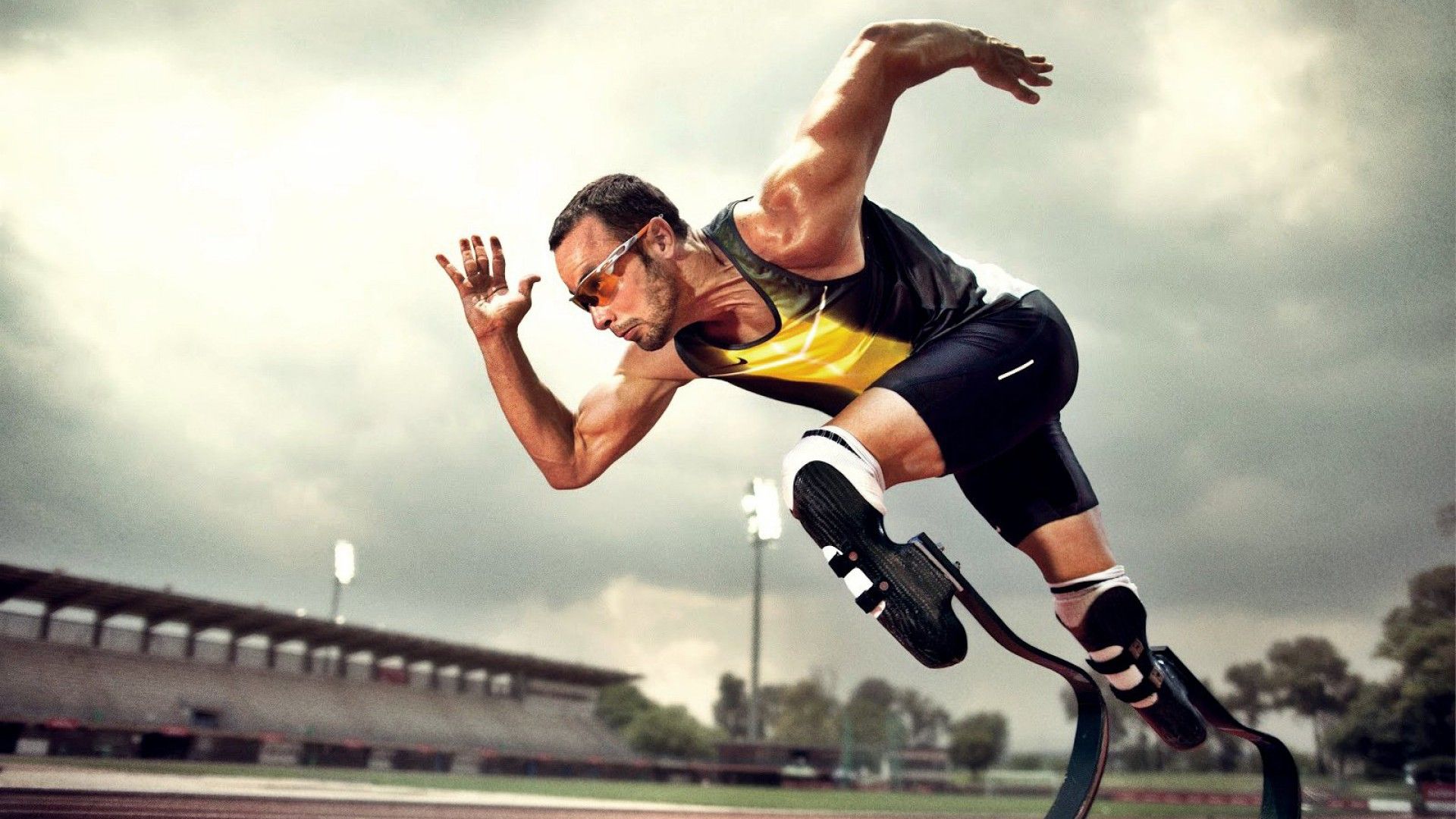 Video: Oscar Pistorius camina sobre sus muñones para reducir su sentencia