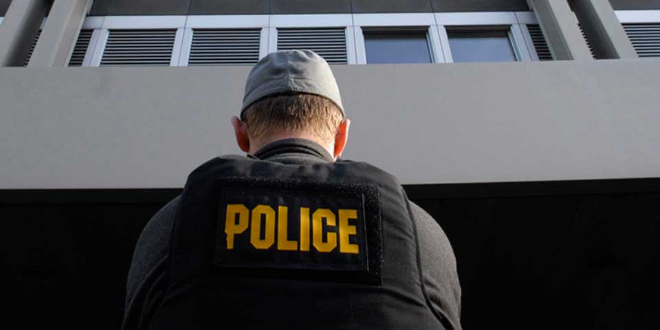 Detienen a técnico de Mossack Fonseca por difusión de documentos