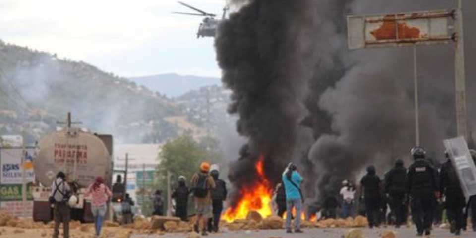 Retienen a policías estatales en municipio de Oaxaca