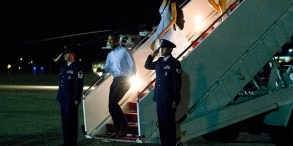 Obama se queda en el Air Force One para ver final de la NBA