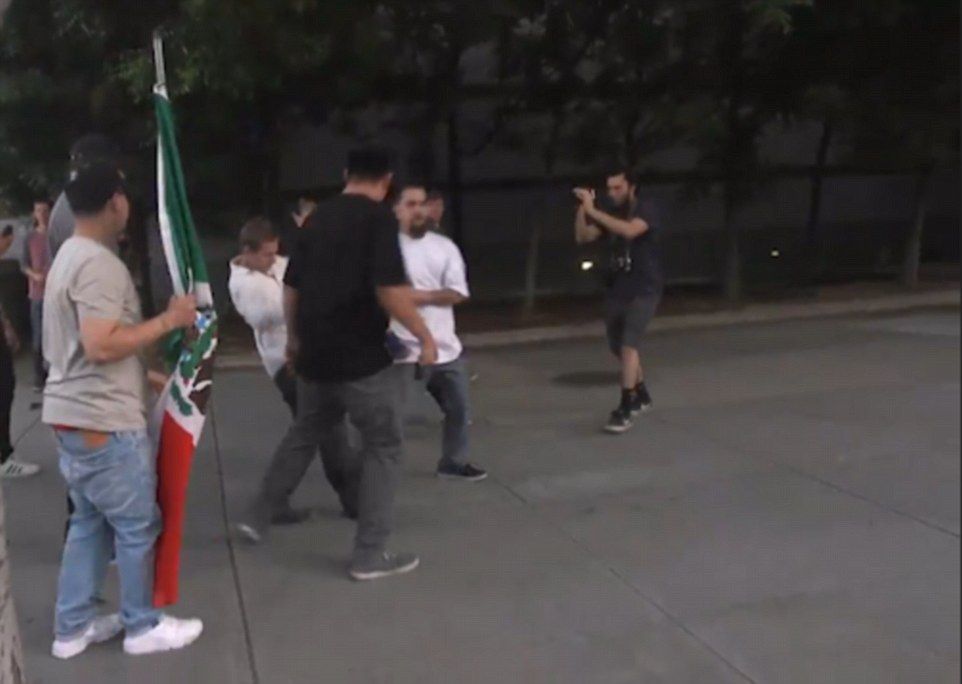 Agreden y lanzan huevos a seguidores de Donald Trump - protestas-trump-7