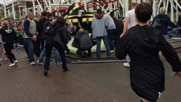 Montaña rusa descarrila en Escocia - roller-coaster