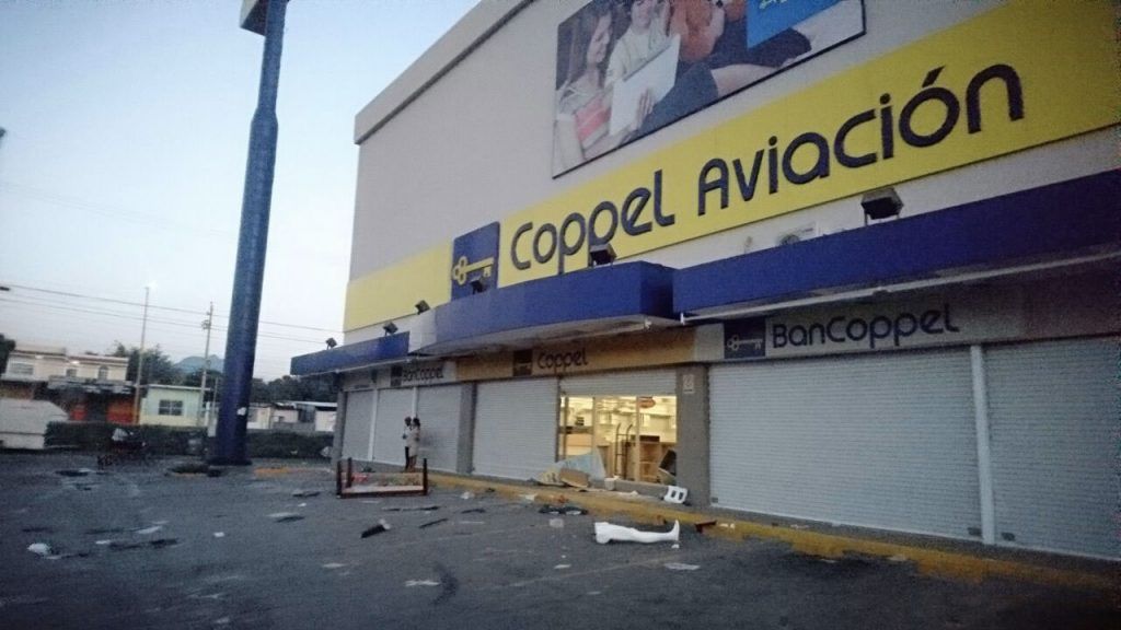 Saquean tienda Coppel en Salina Cruz - salinacruz1-1024x576