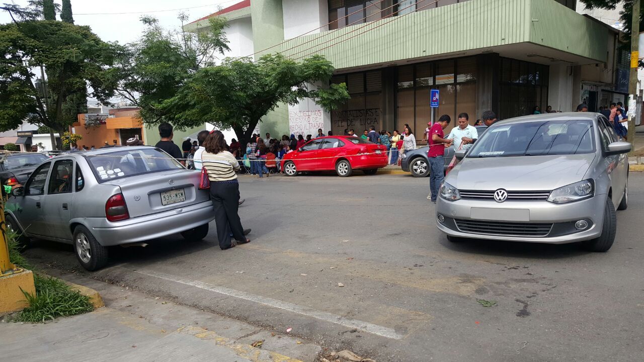Sección 22 del SNTE toma dependencias en Oaxaca - sección-22-quadratín-