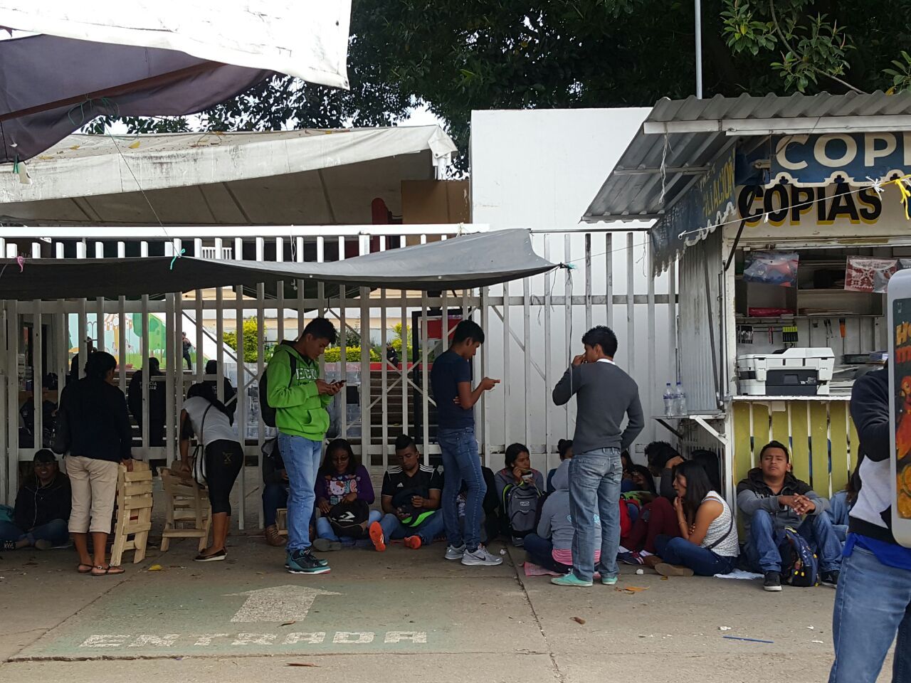 Sección 22 del SNTE toma dependencias en Oaxaca - sección-22-quadratín-4