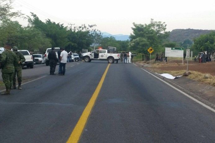 Investigan a 12 policías por tiroteo y decapitados en Michoacán - seguridad-Gabriel-Zamora-Michoacan