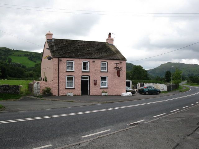 Encuentran a grupo de jóvenes perdidos en Gales - tafarn-y-garreg