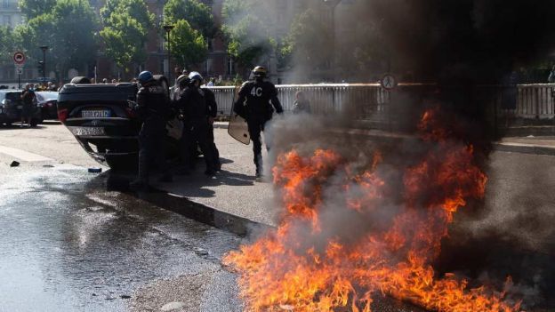 Multan con 800 mil euros a Uber en Francia - uber2