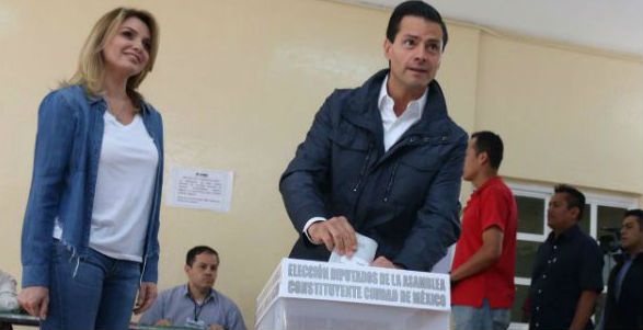 EPN acude a votar para elegir la Asamblea Constituyente
