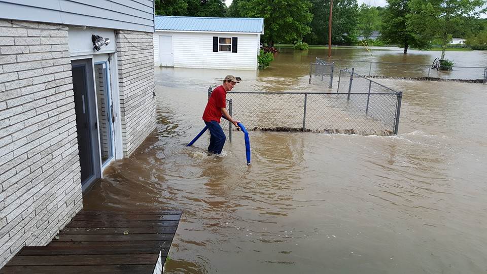 Inundaciones en West Virginia dejan por lo menos cuatro muertos