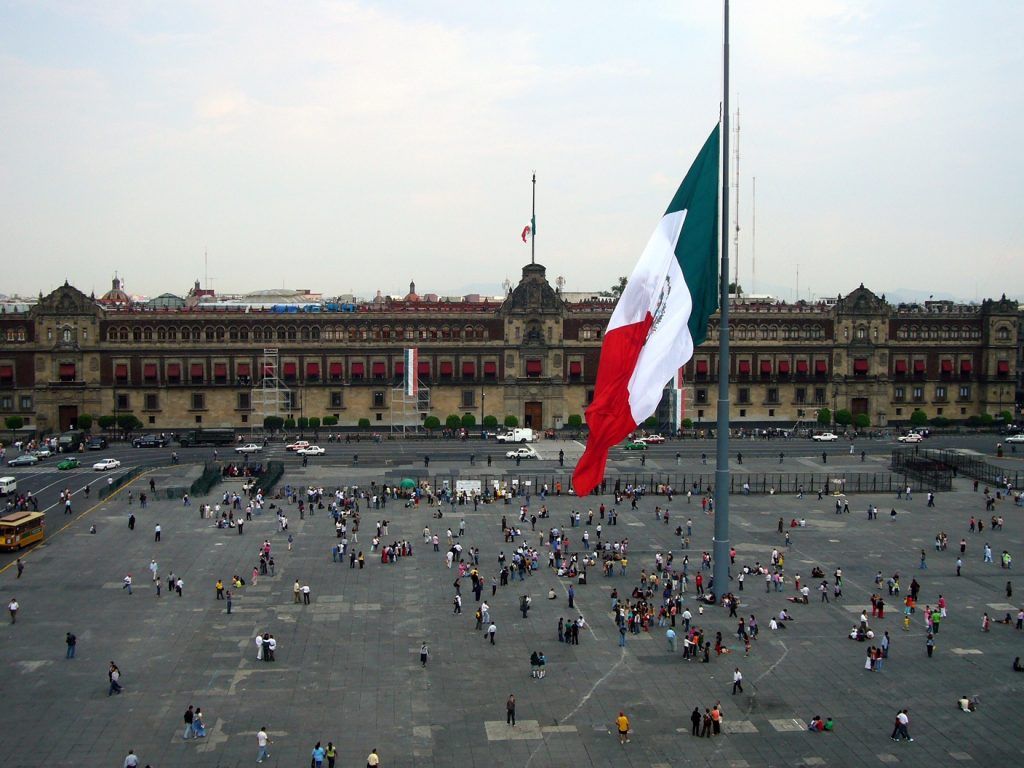 Cinco lugares de la Ciudad de México que no conocemos por su nombre real - zocalo-1024x768