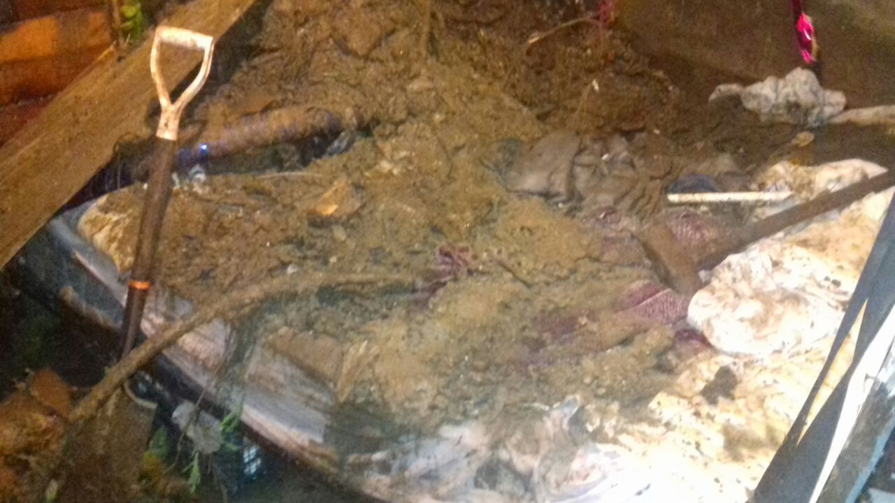 Desprendimiento de tierra sepulta a madre e hija en Acapulco - 0d743e4b-aa29-4d89-b2bf-2ce6736c2afe