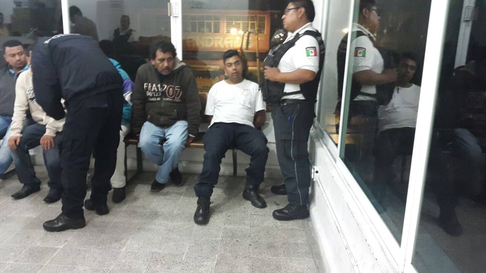 Presunto policía atropella a niños en Neza - 1484141