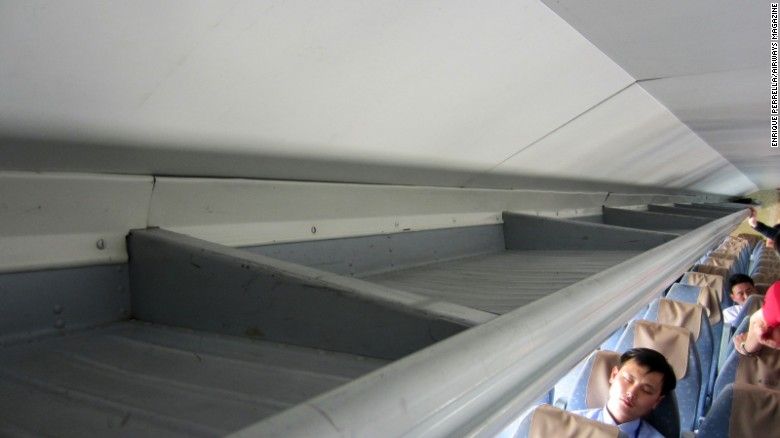 Los aviones "retro" de Corea del Norte - 160630205607-north-korean-air-koryo-tu-154-overhead-bin-exlarge-169