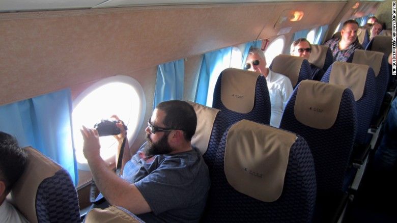 Los aviones "retro" de Corea del Norte - 160630212005-north-korea-air-koryo-tu-134-passengers-exlarge-169