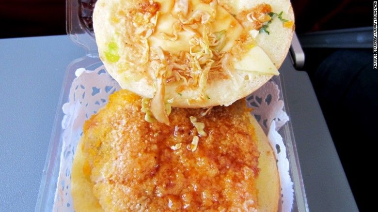 Los aviones "retro" de Corea del Norte - 160630214626-north-korea-air-koryo-burger-exlarge-169