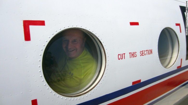 Los aviones "retro" de Corea del Norte - 160630215731-north-korea-air-koryo-il-18-window-exlarge-169