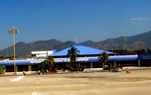 Héctor Astudillo inaugura mejoras del Aeropuerto de Ixtapa-Zihuatanejo - 17003540