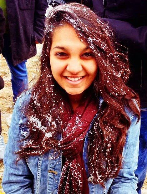 La llamada final de una víctima de masacre en Bangladesh - 35E3F01700000578-3671369-Tarushi_Jain_19-a-71_1467477261624