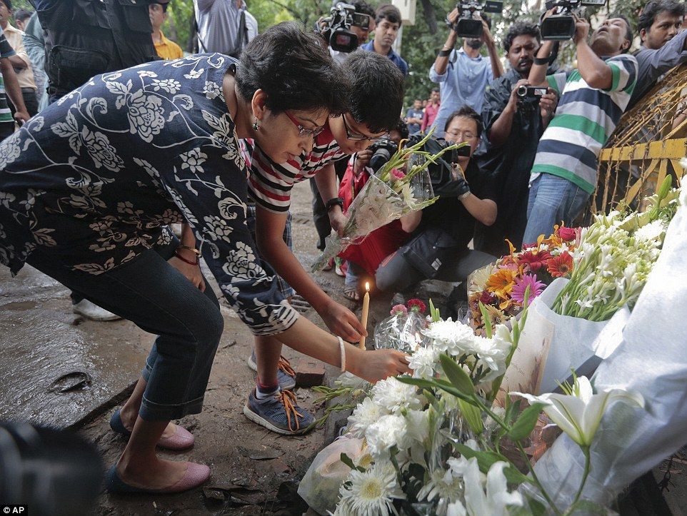 La llamada final de una víctima de masacre en Bangladesh - 35E814B900000578-3672339-image-m-12_1467551249383