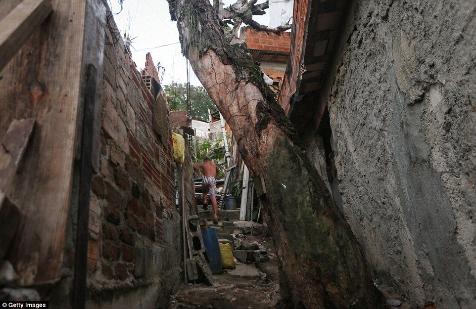 La sombra de los Juegos Olímpicos de Río 2016 - 363F576300000578-0-image-a-161_1468480994032