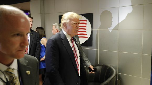 Donald Trump compra TT en Twitter