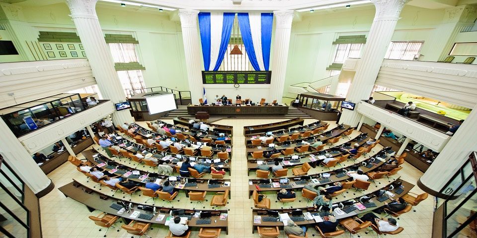 Parlamento de Nicaragua destituye a 28 diputados opositores