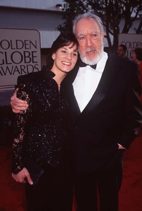 Los famosos que se casaron sin importar la edad - Anthony-Quinn-Katherine-Benvin