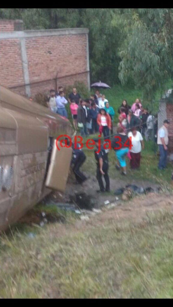 Volcadura de autobús en la México-Querétaro deja 19 lesionados - Autobús-Primera-Plus-km-47-2-577x1024