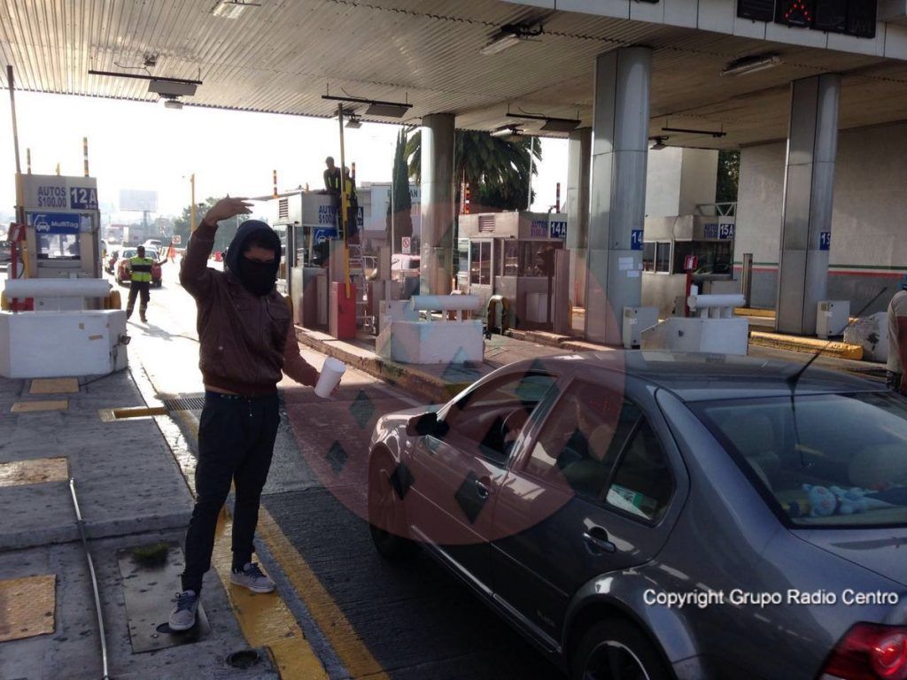 Bloquearon manifestantes la México-Puebla - Autopista-méxico-Puebla-2-1024x768