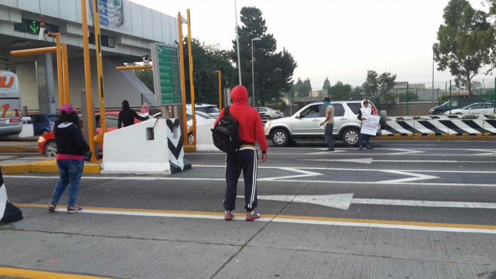 Bloquearon manifestantes la México-Puebla - Autopista-méxico-Puebla-5-1024x576