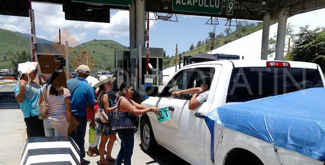 Maestros toman caseta de Palo Blanco en la Autopista del Sol - CETEG-Palo-Blanco-Quadratin