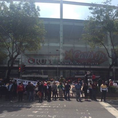 CNTE se manifiesta en Forum Buenavista