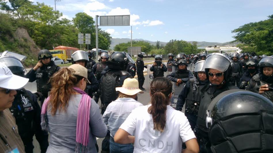 CNTE mantiene bloqueos en Oaxaca, Michoacán y Guerrero - CNTE-Guerrero-Quadratin3