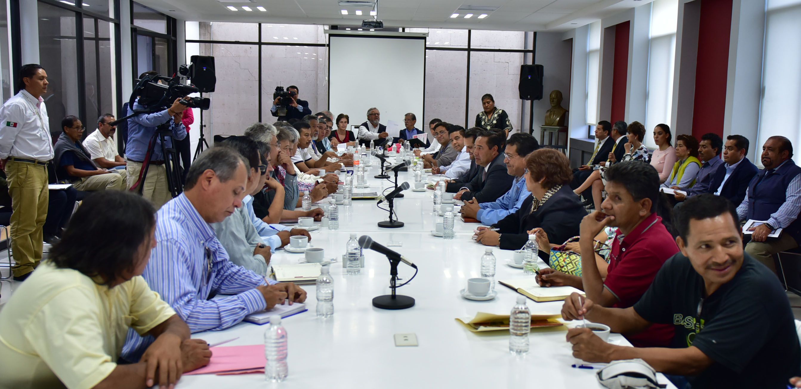 Pide Segob a CNTE mantenerse en las mesas de trabajo