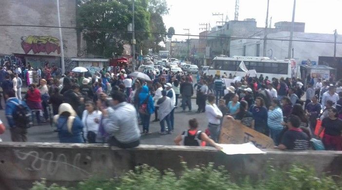 CNTE bloquea la calzada Zaragoza con dirección al centro - CNTE-bloqueo-zaragoza-Enfoque-Noticias