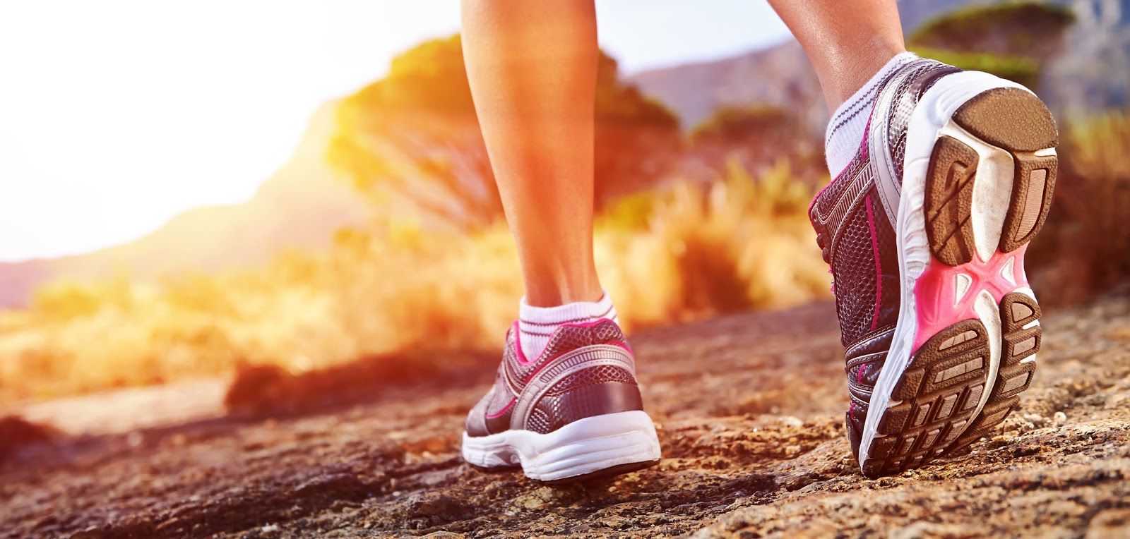 Caminar una hora al día revierte daño de sedentarismo, afirma estudio