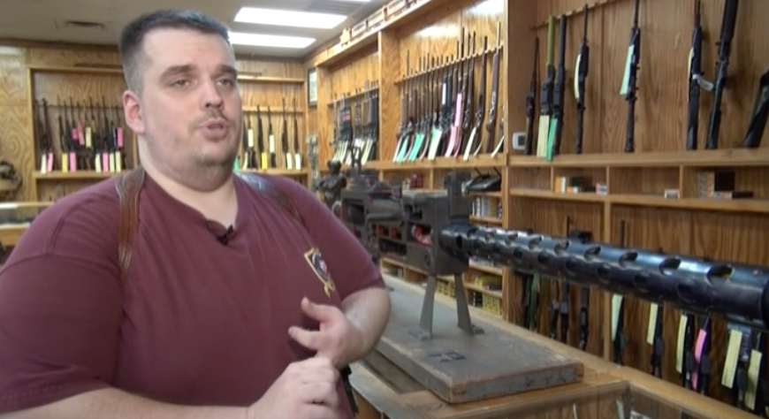 Una identificación, único requisito para comprar un arma en EE.UU. - Captura-de-pantalla-2016-07-18-a-las-9.22.43-a.m.