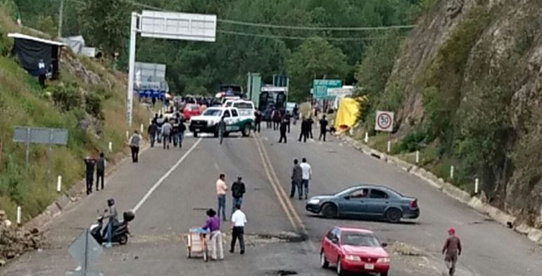 Policías no desalojaron a maestros, fueron indígenas: gobierno de Chiapas