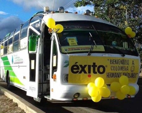 Video: miles de venezolanos cruzan frontera para comprar víveres