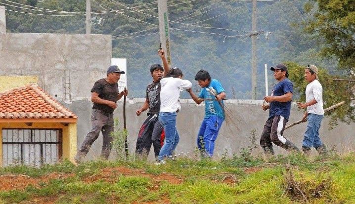 Agreden a reportera durante desalojo de la CNTE en Chiapas